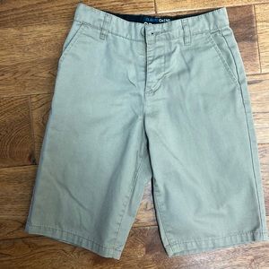 Khaki classic chino shorts, size 25